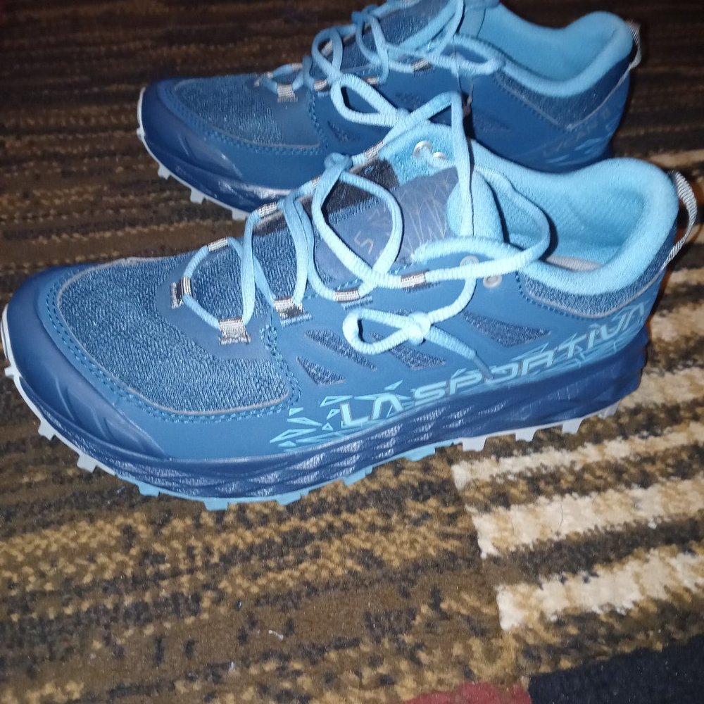 LASPORTIUA  running shoes